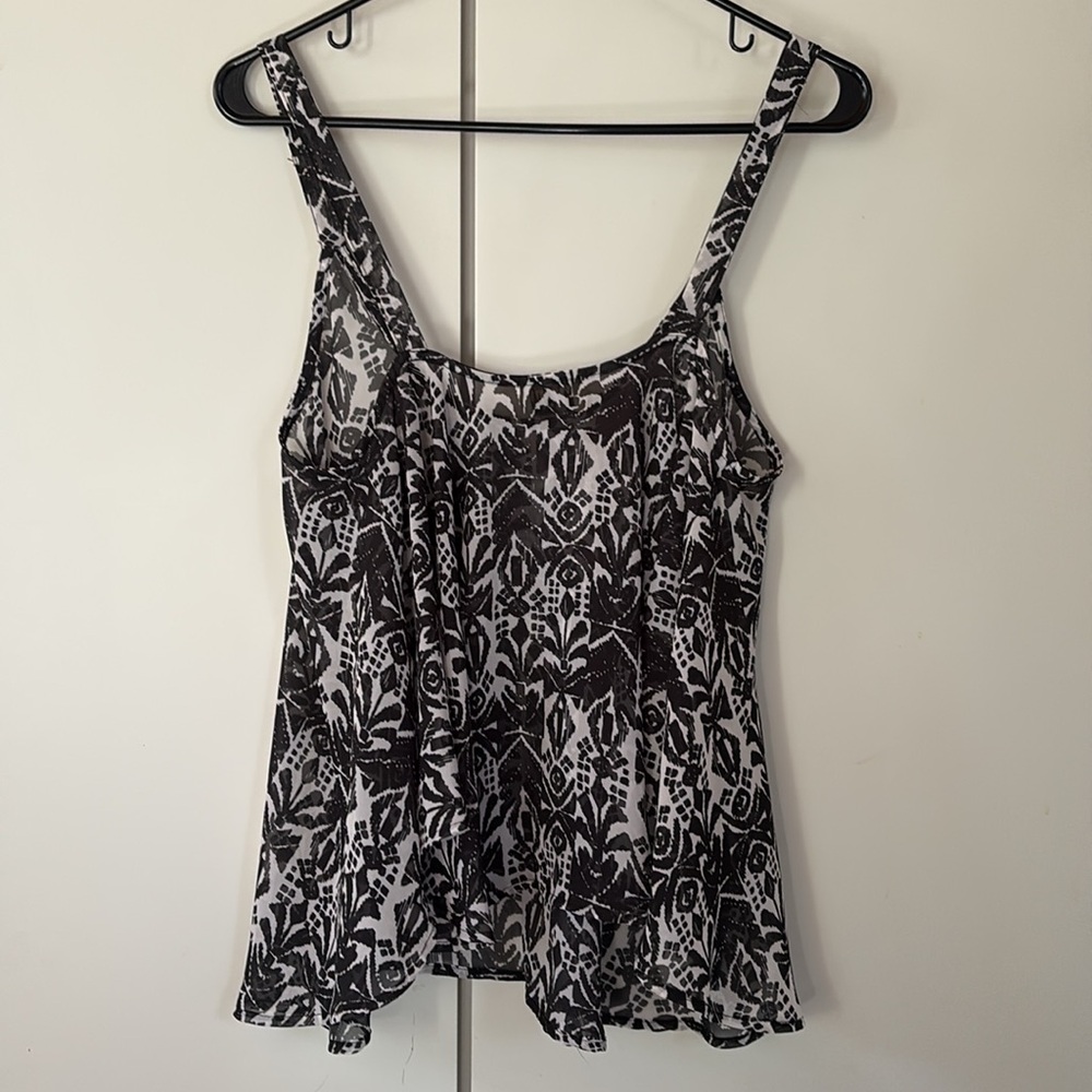 Show Me Your Mumu Swing Black and White Pattern Top NWT, Size S - Picture 2 of 6